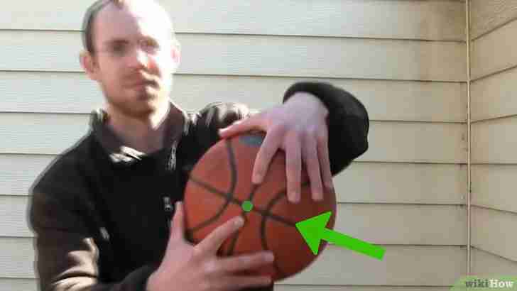 以Spin a Basketball on Your Finger Step 1为标题的图片