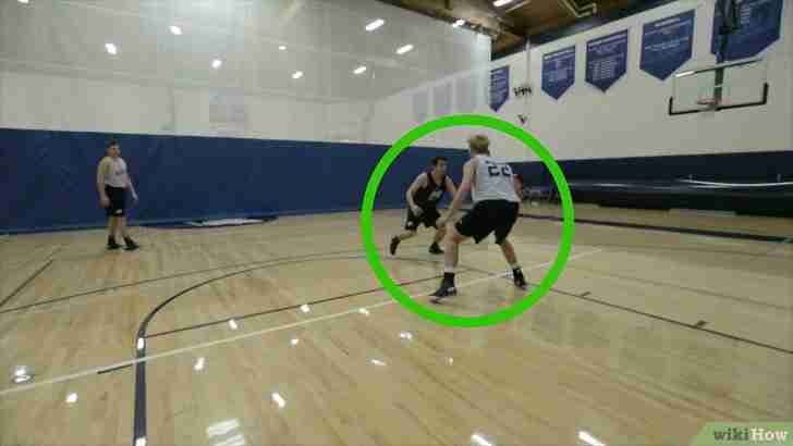 Image intitulée Do a Crossover in Basketball Step 9