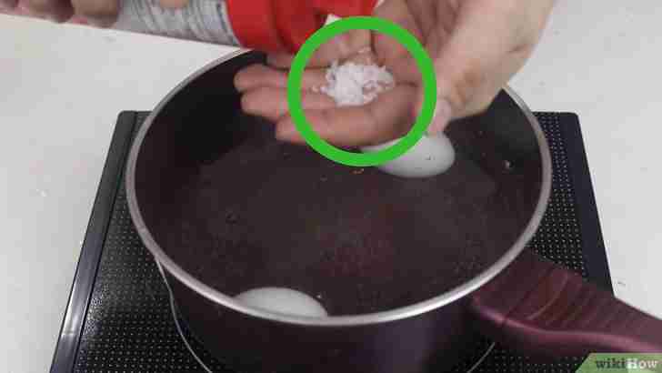 Imagen titulada Tell When an Egg Is Boiled Step 4