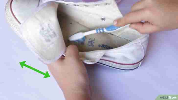 Imagem intitulada Wash Shoes Step 3