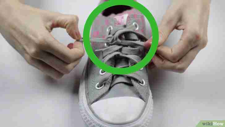 Image intitulée Lace Shoes Step 10