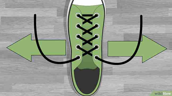 Imagen titulada Tie Your Shoes Step 7