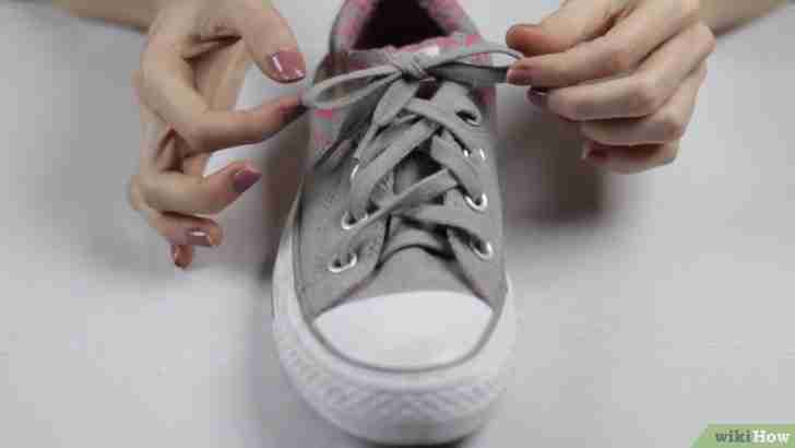 Imagem intitulada Lace Shoes Step 36